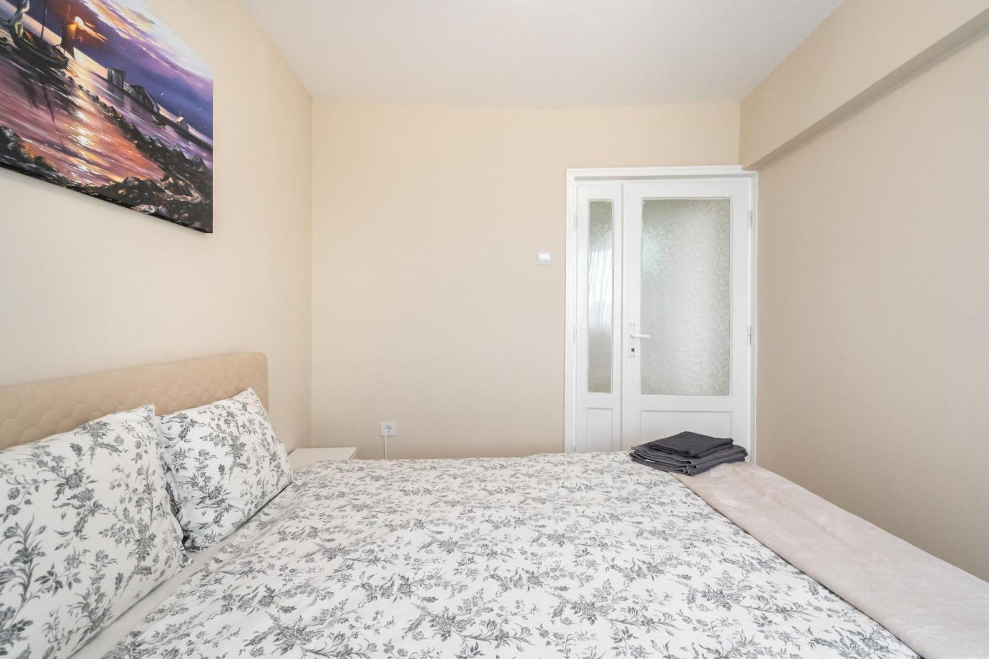City View Apartment With Private Balcony Βουκουρέστι Εξωτερικό φωτογραφία