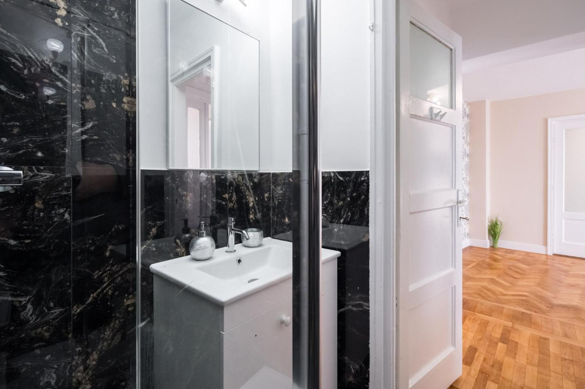 City View Apartment With Private Balcony Βουκουρέστι Εξωτερικό φωτογραφία