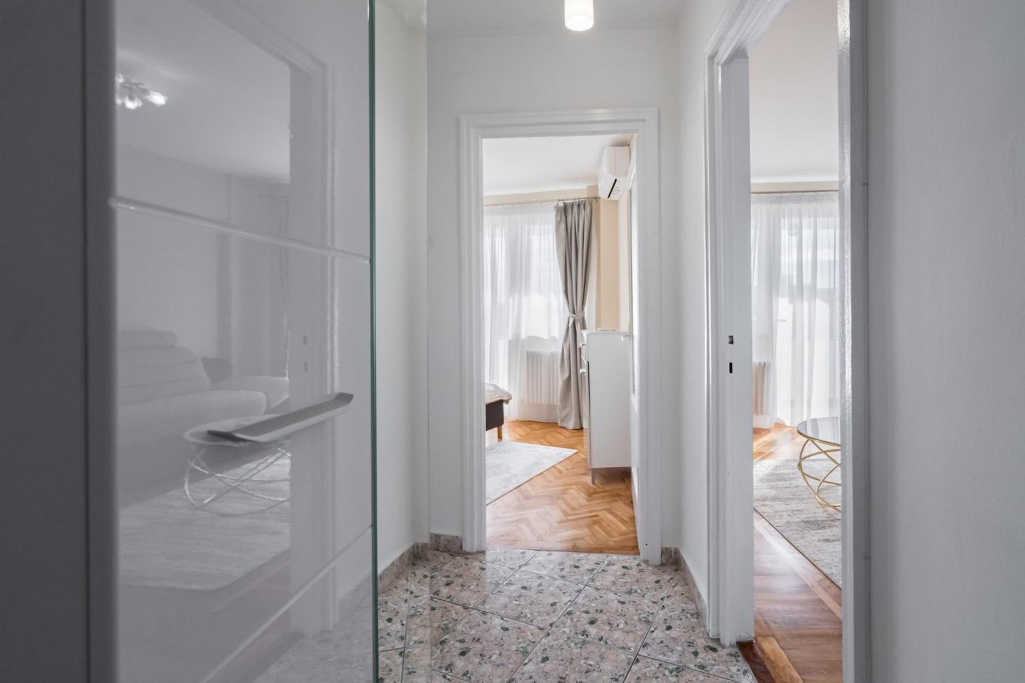 City View Apartment With Private Balcony Βουκουρέστι Εξωτερικό φωτογραφία